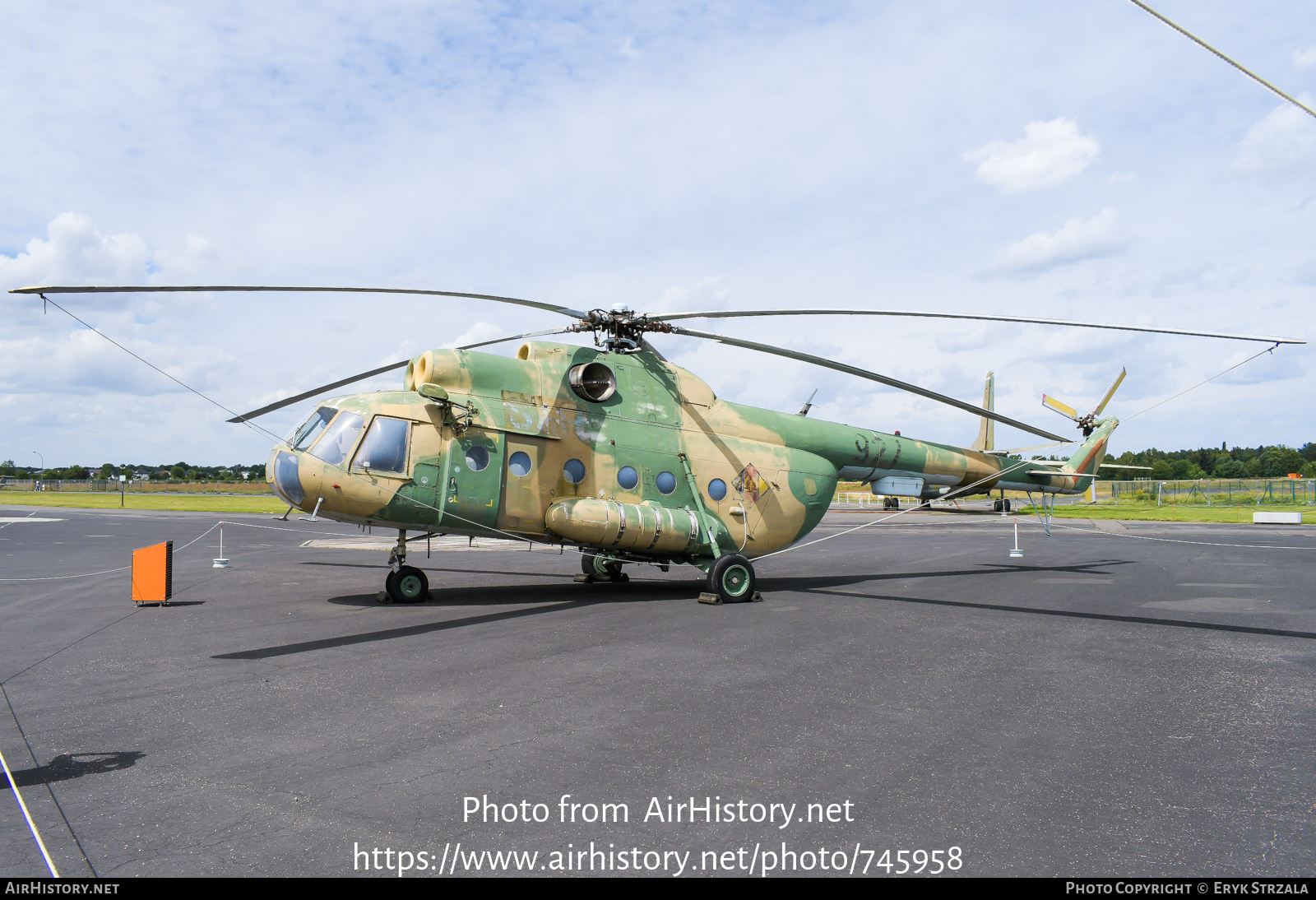 Aircraft Photo of 927 | Mil Mi-8T | East Germany - Air Force | AirHistory.net #745958