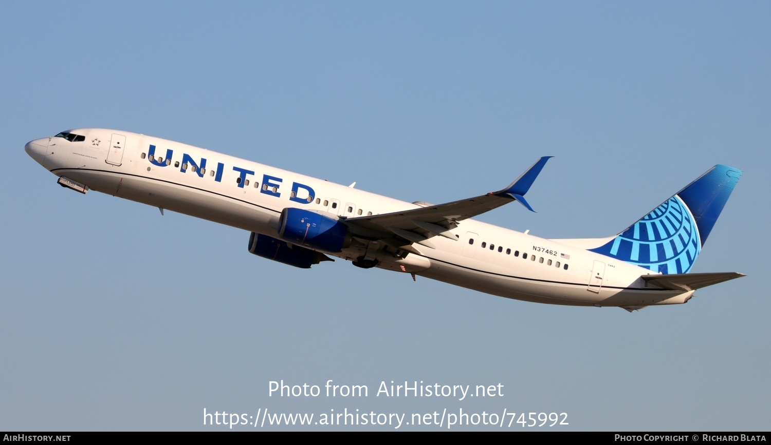 Aircraft Photo of N37462 | Boeing 737-900/ER | United Airlines | AirHistory.net #745992