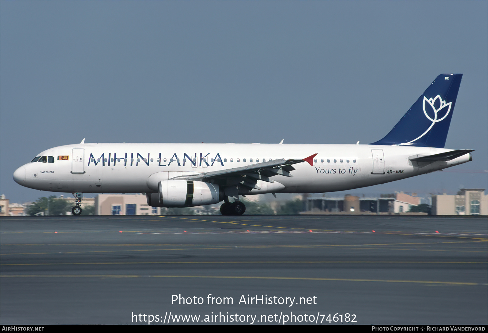 Aircraft Photo of 4R-ABE | Airbus A320-231 | Mihin Lanka | AirHistory.net #746182