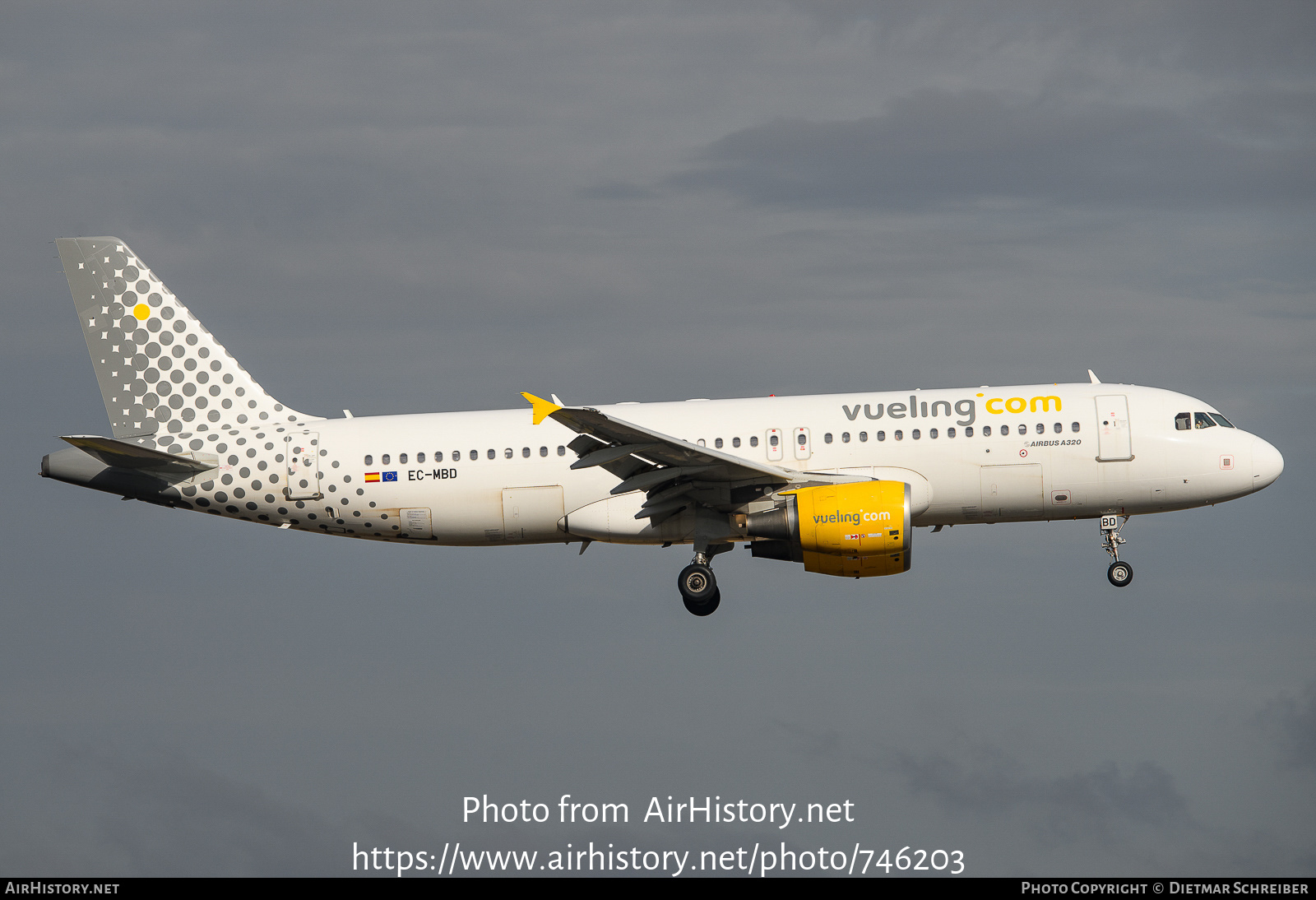 Aircraft Photo of EC-MBD | Airbus A320-214 | Vueling Airlines | AirHistory.net #746203