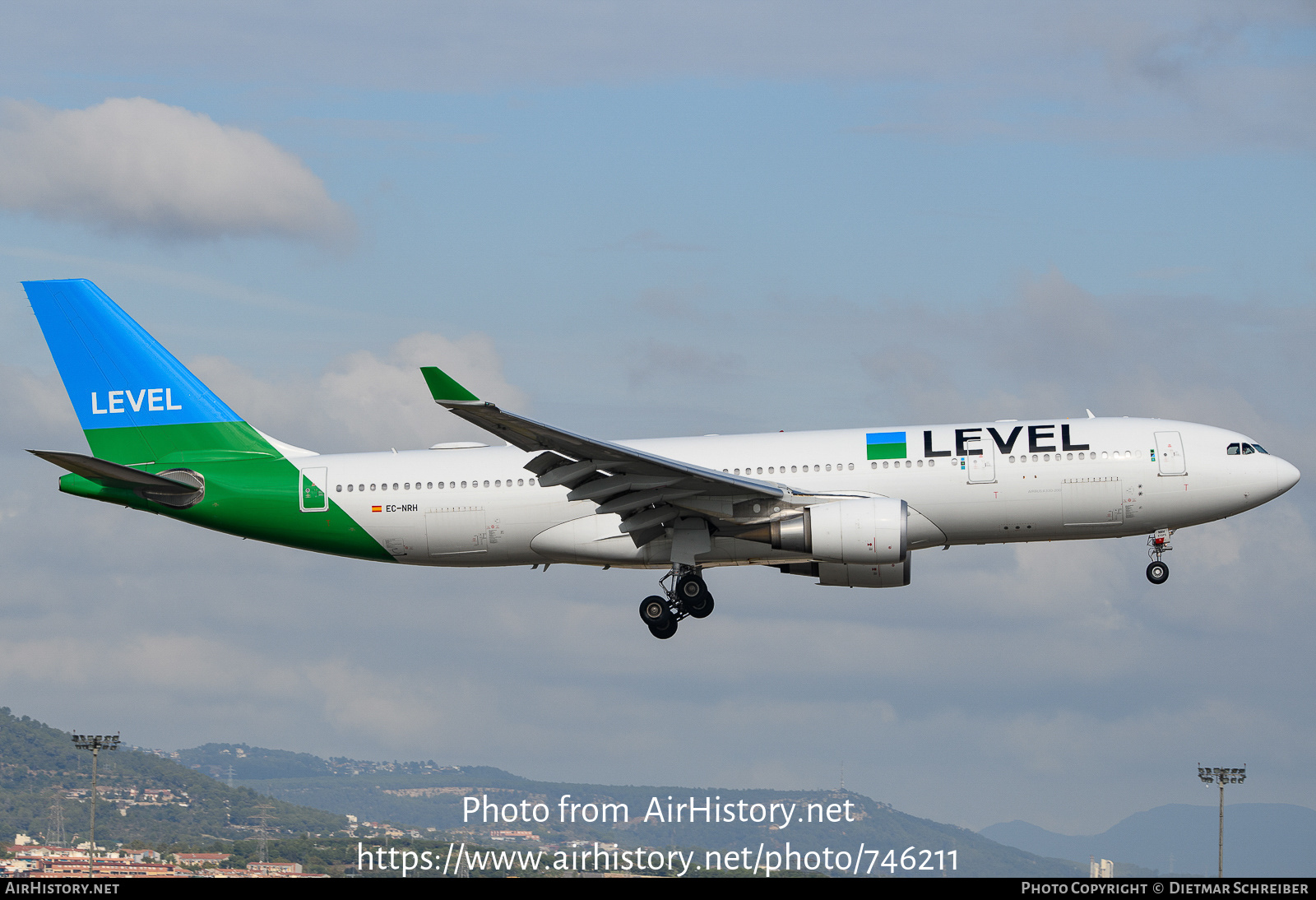 Aircraft Photo of EC-NRH | Airbus A330-202 | Level | AirHistory.net #746211