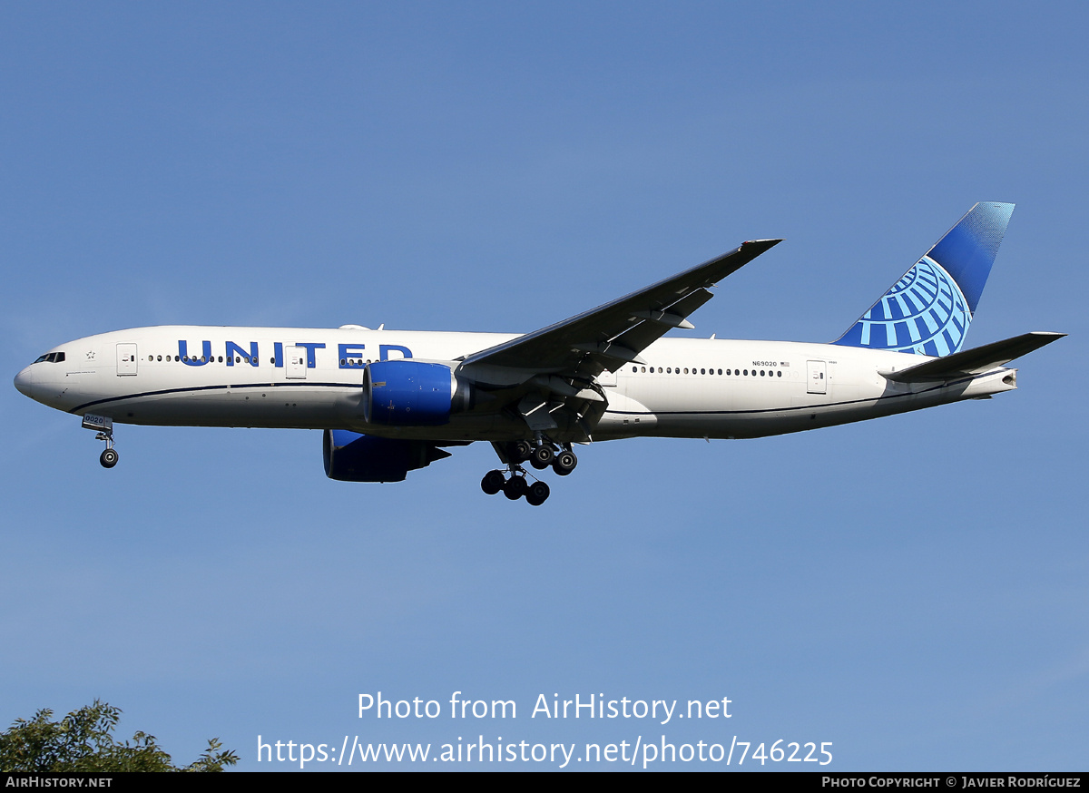 Aircraft Photo of N69020 | Boeing 777-224/ER | United Airlines | AirHistory.net #746225