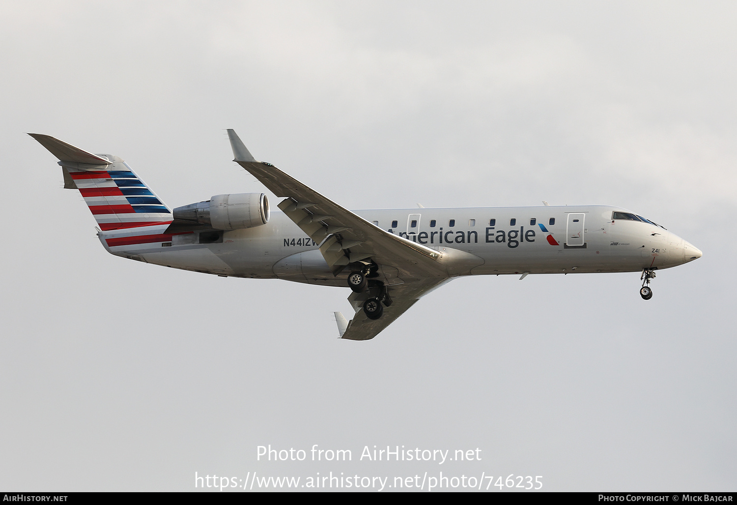 Aircraft Photo of N441ZW | Bombardier CRJ-200LR (CL-600-2B19) | American Eagle | AirHistory.net #746235