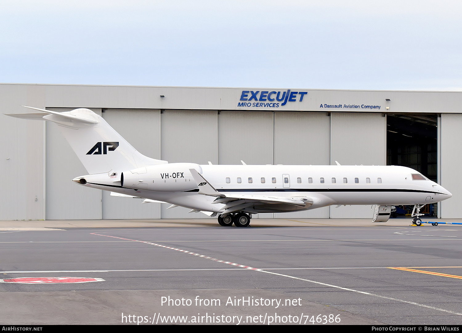 Aircraft Photo of VH-OFX | Bombardier Global Express (BD-700-1A10) | AirHistory.net #746386