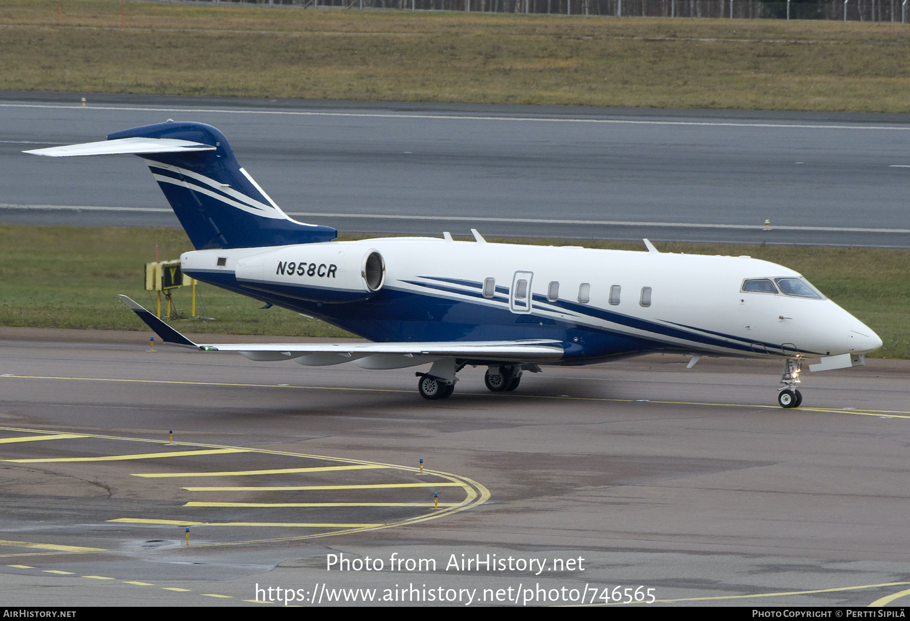 Aircraft Photo of N958CR | Bombardier Challenger 350 (BD-100-1A10) | AirHistory.net #746565