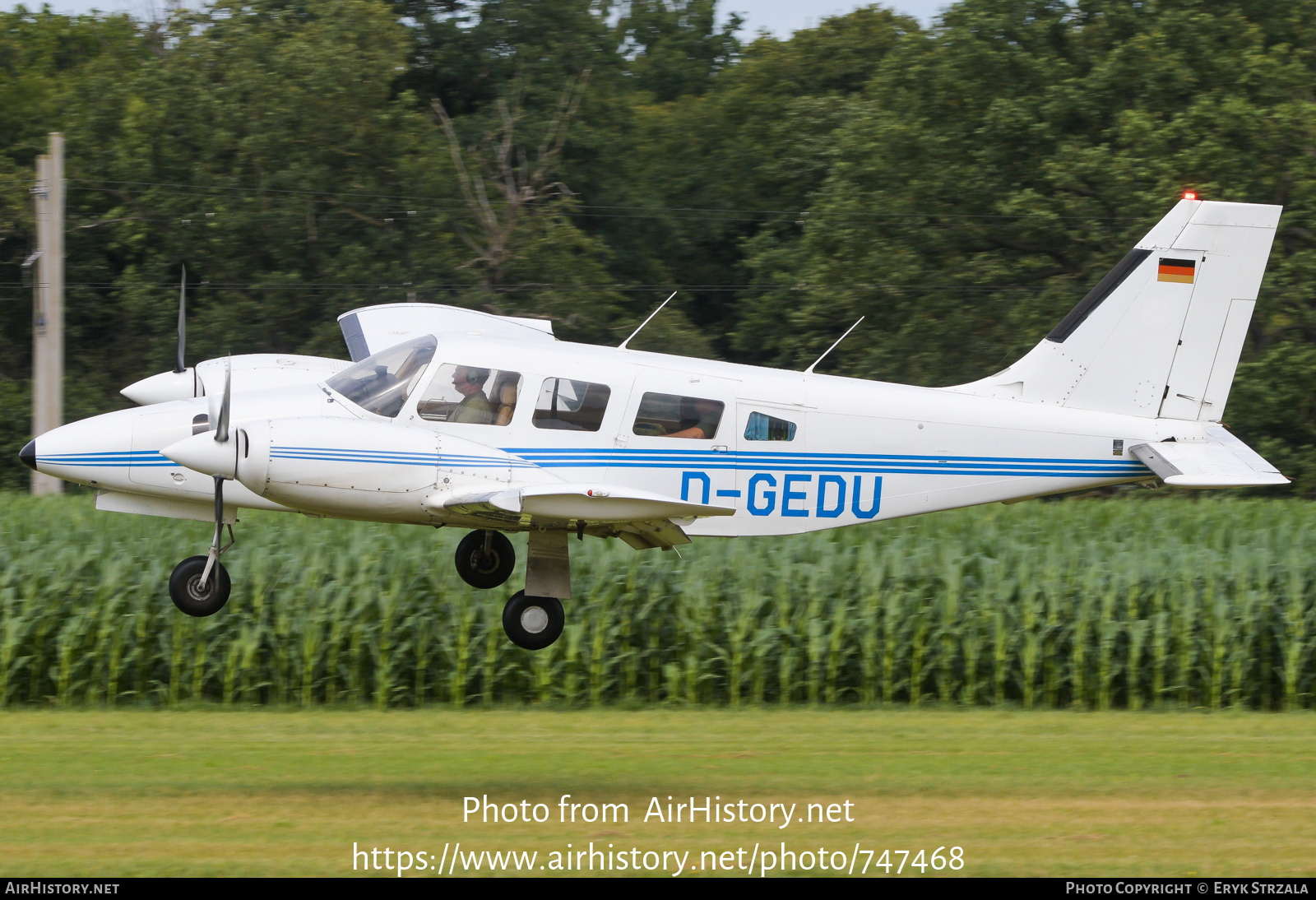 Aircraft Photo of D-GEDU | Piper PA-34-220T Seneca III | AirHistory.net #747468