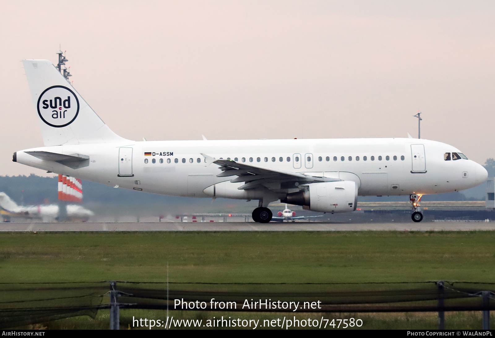 Aircraft Photo of D-ASSM | Airbus A319-112 | Sundair | AirHistory.net #747580