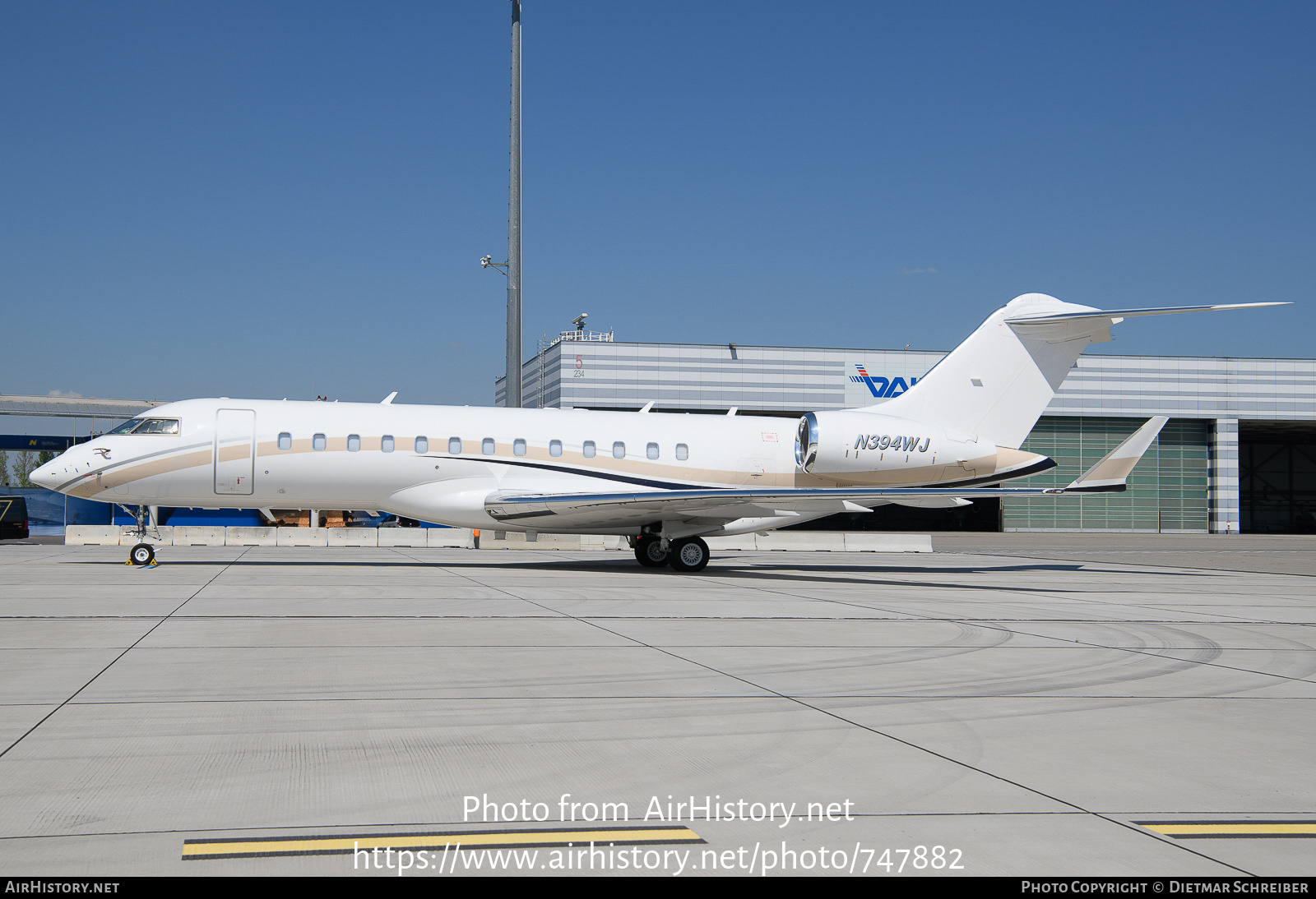 Aircraft Photo of N394WJ | Bombardier Global Express XRS (BD-700-1A10) | AirHistory.net #747882