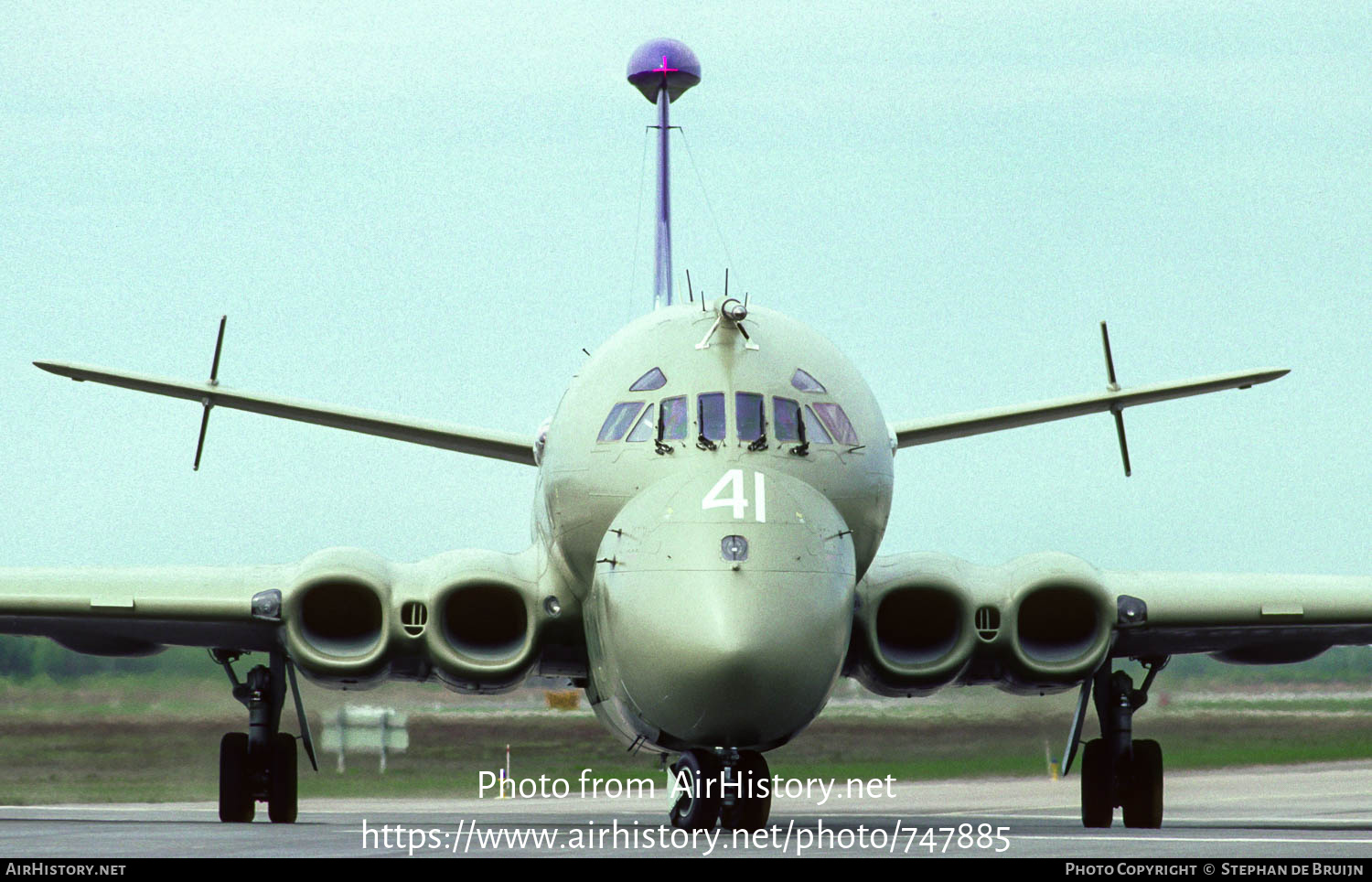 Aircraft Photo of XV241 | Hawker Siddeley HS-801 Nimrod MR.2P | UK - Air Force | AirHistory.net #747885