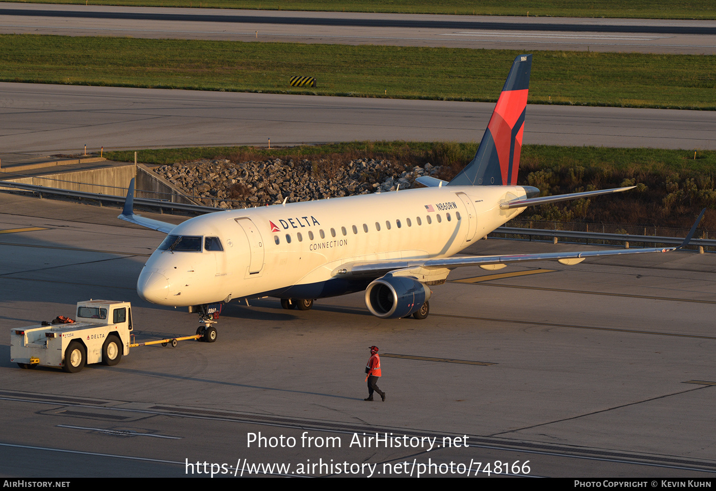 Aircraft Photo of N860RW | Embraer 170SE (ERJ-170-100SE) | Delta Connection | AirHistory.net #748166