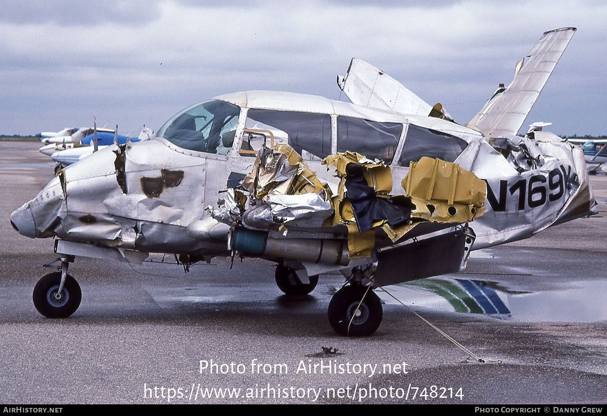 Aircraft Photo of N169K | Piper PA-23-250 Aztec | AirHistory.net #748214