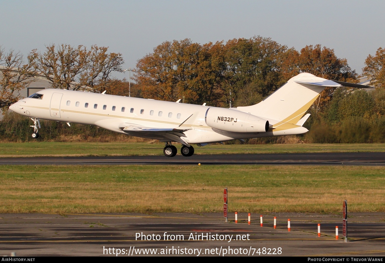 Aircraft Photo of N832PJ | Bombardier Global 6000 (BD-700-1A10) | AirHistory.net #748228