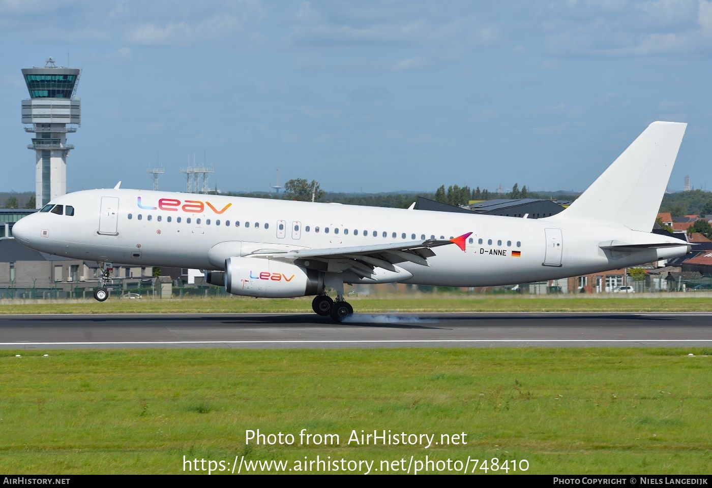 Aircraft Photo of D-ANNE | Airbus A320-232 | Leav Aviation | AirHistory.net #748410