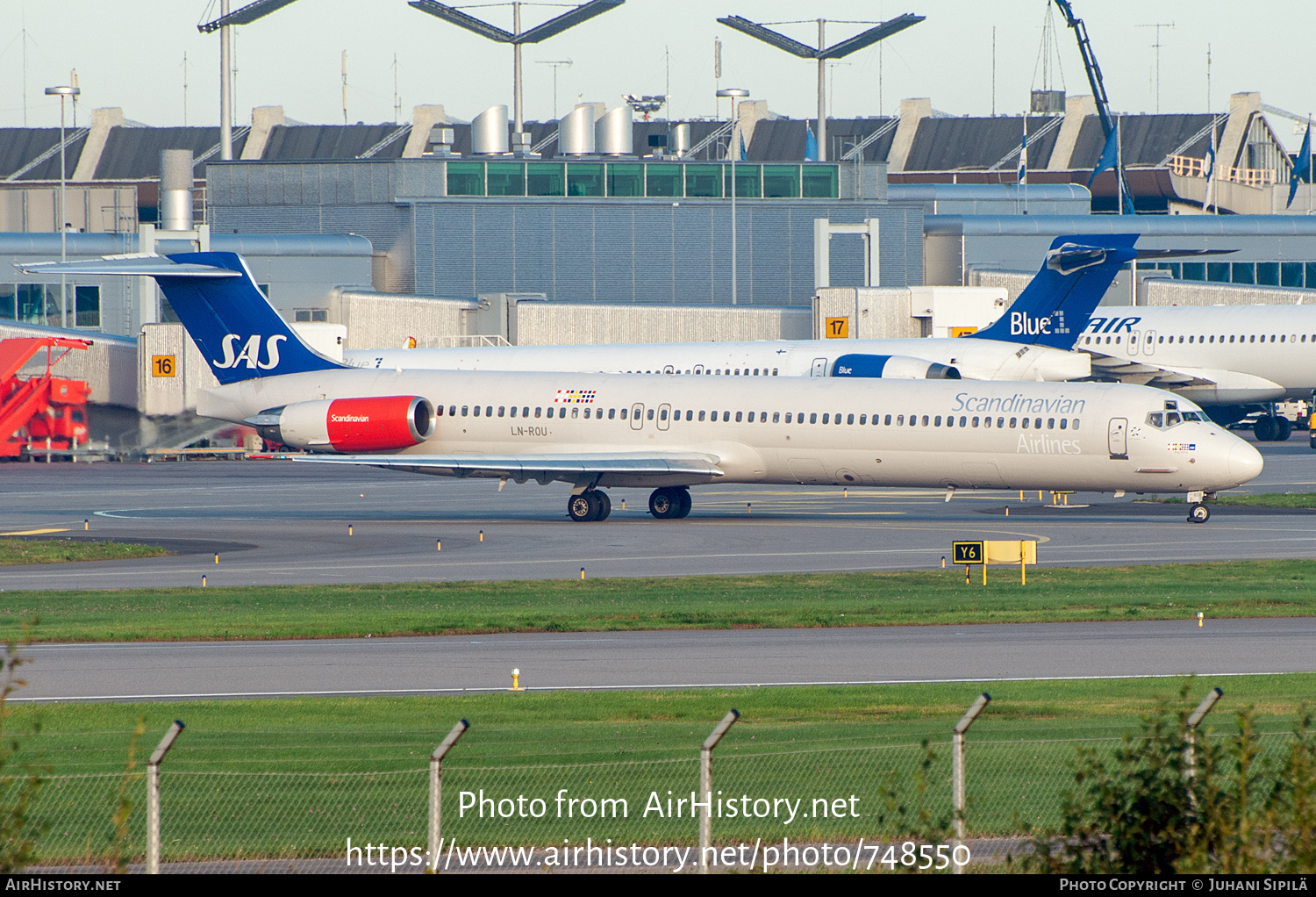 Aircraft Photo of LN-ROU | McDonnell Douglas MD-82 (DC-9-82) | Scandinavian Airlines - SAS | AirHistory.net #748550