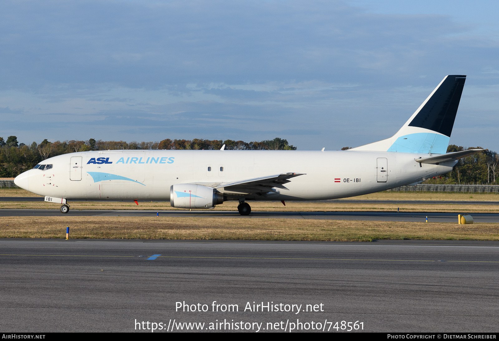 Aircraft Photo of OE-IBI | Boeing 737-490(SF) | ASL Airlines | AirHistory.net #748561