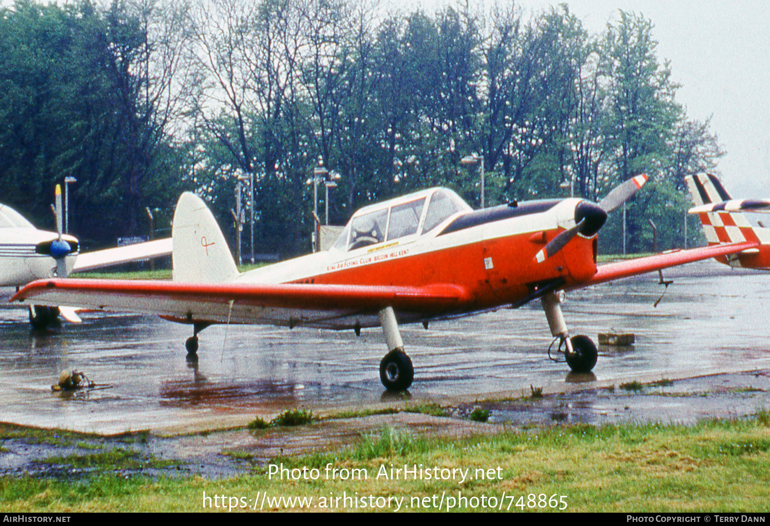 Aircraft Photo of G-BCIW | De Havilland DHC-1 Chipmunk Mk22 | King-Air Flying Club | AirHistory.net #748865