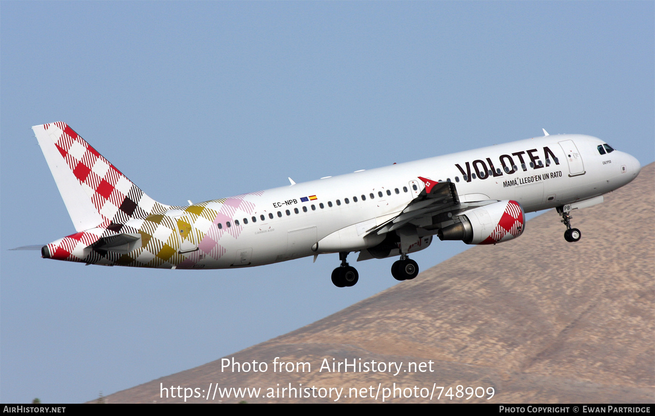 Aircraft Photo of EC-NPB | Airbus A320-214 | Volotea | AirHistory.net #748909