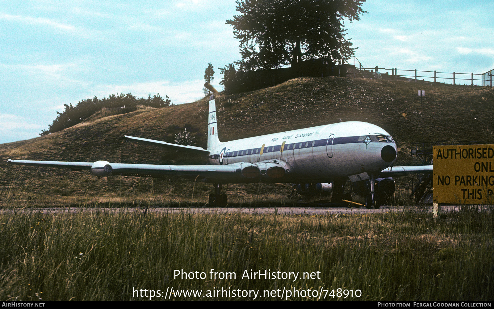 Aircraft Photo of XX944 | De Havilland D.H. 106 Comet 4 | UK - Air Force | AirHistory.net #748910