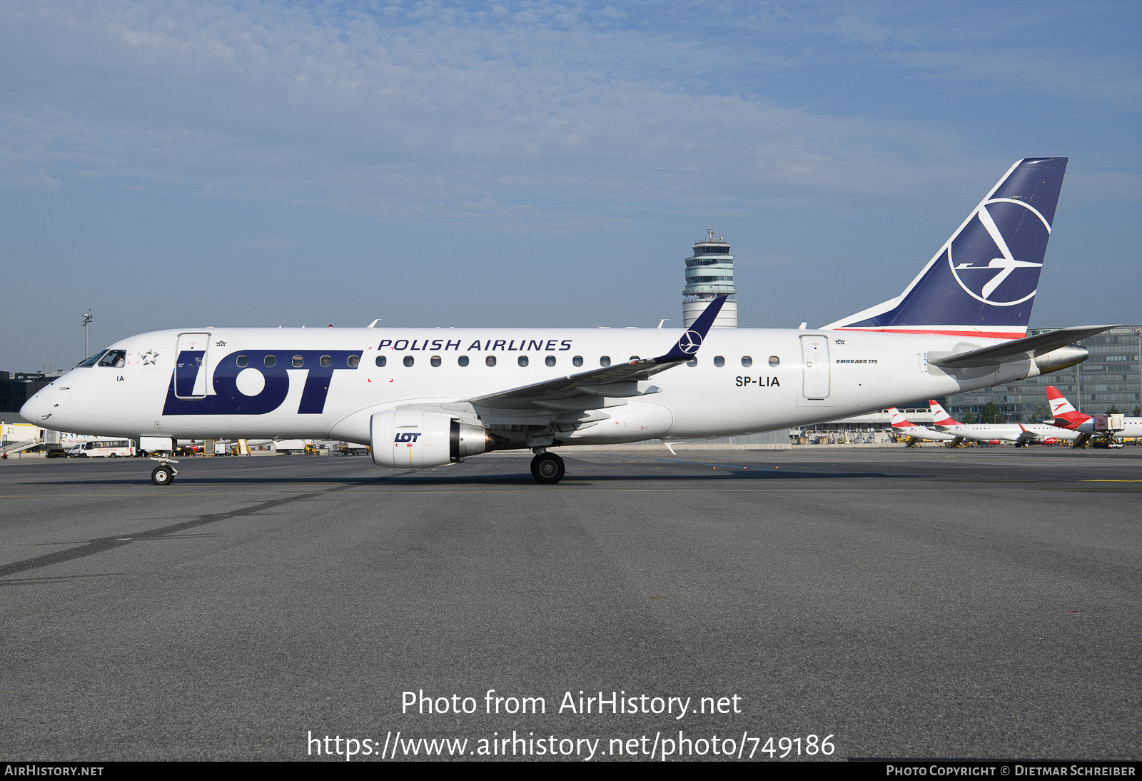 Aircraft Photo of SP-LIA | Embraer 175STD (ERJ-170-200STD) | LOT Polish Airlines - Polskie Linie Lotnicze | AirHistory.net #749186