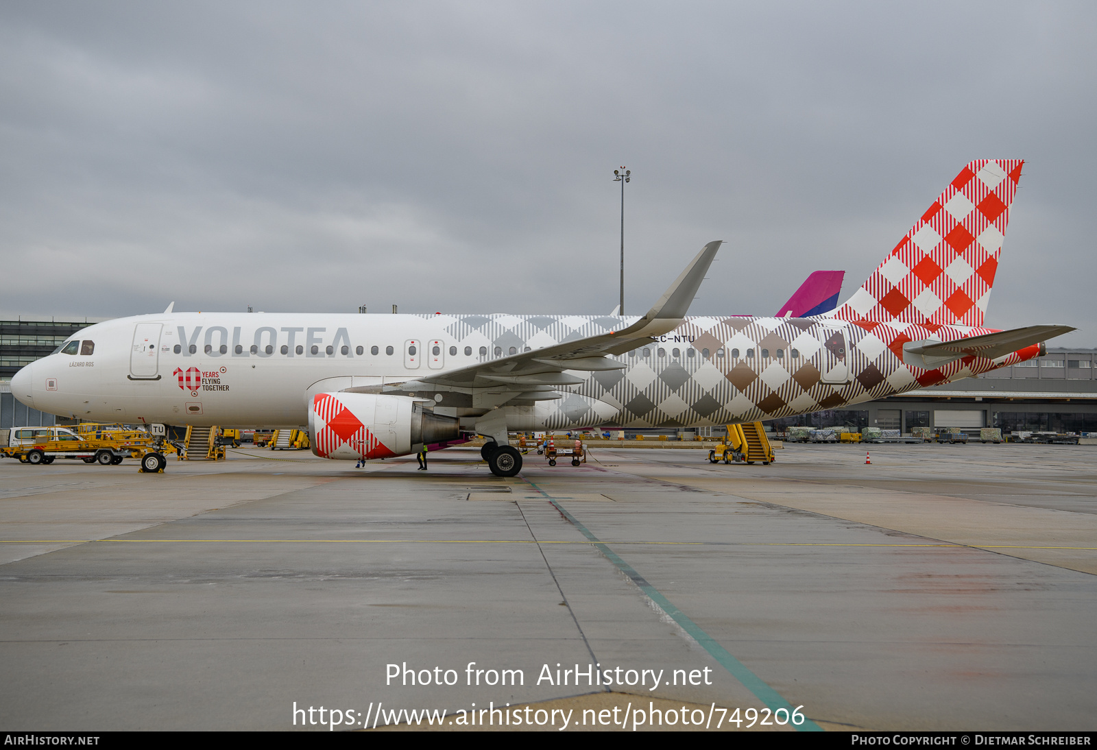 Aircraft Photo of EC-NTU | Airbus A320-214 | Volotea | AirHistory.net #749206