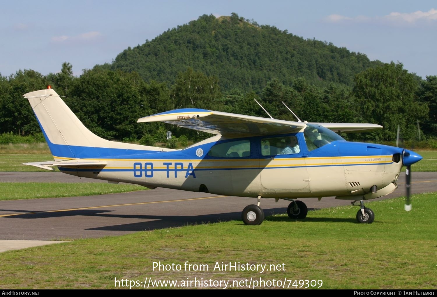 Aircraft Photo of OO-TPA | Cessna T210N Turbo Centurion II | AirHistory.net #749309