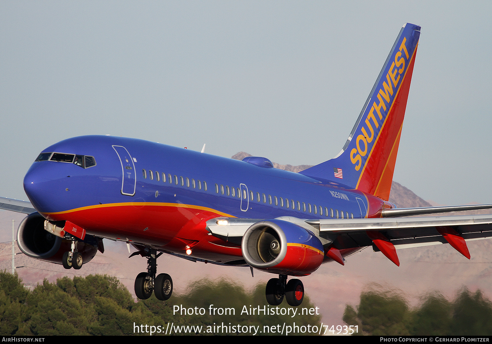 Aircraft Photo of N250WN | Boeing 737-7H4 | Southwest Airlines | AirHistory.net #749351