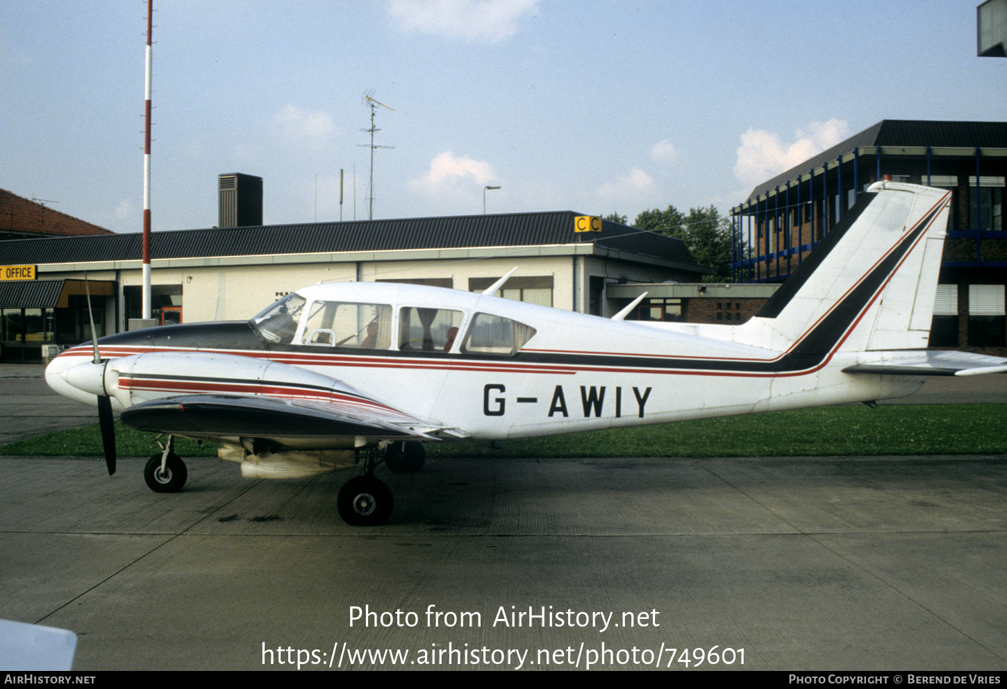 Aircraft Photo of G-AWIY | Piper PA-23-250 Aztec | AirHistory.net #749601