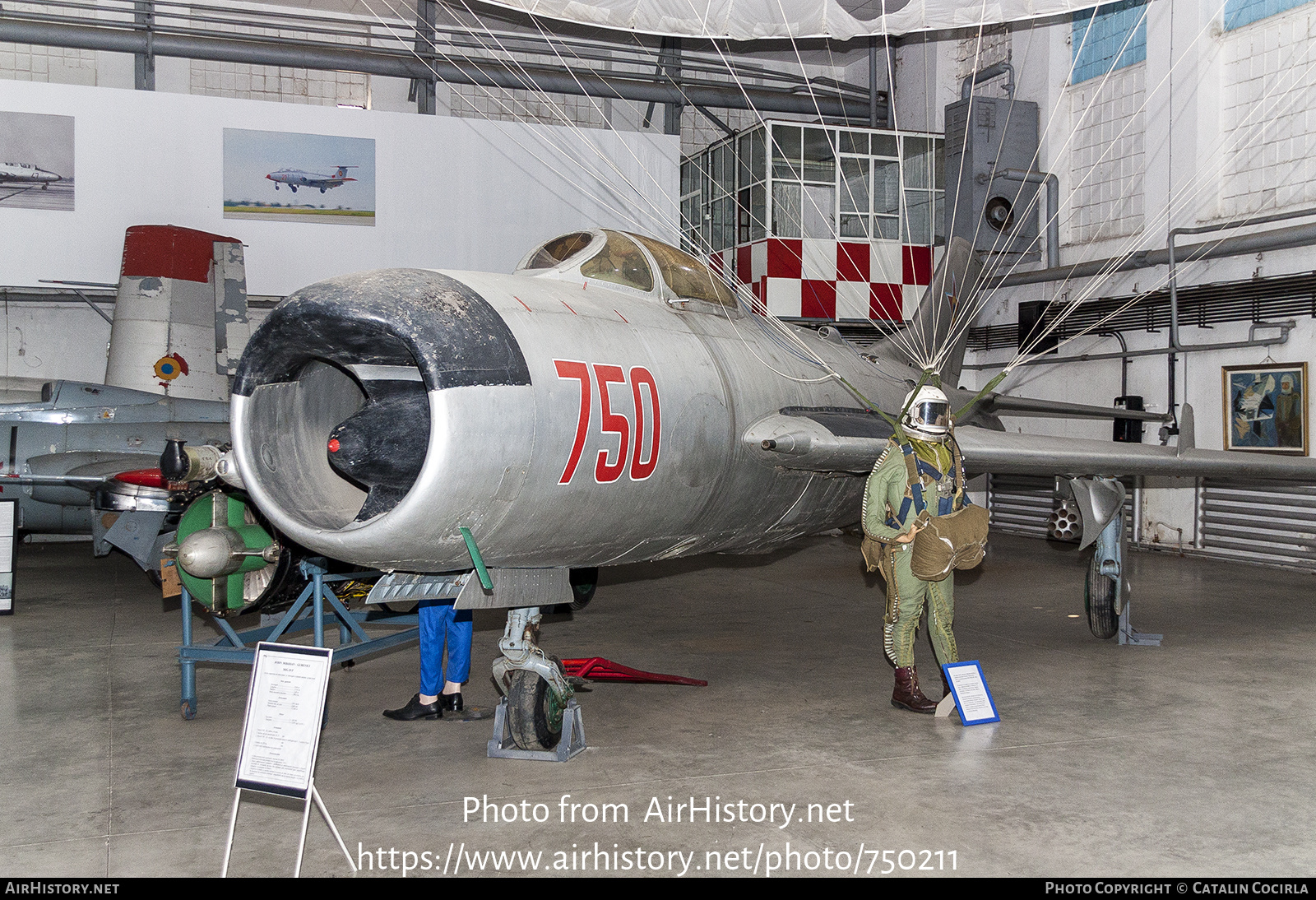 Aircraft Photo of 750 | Mikoyan-Gurevich MiG-19P | Romania - Air Force | AirHistory.net #750211