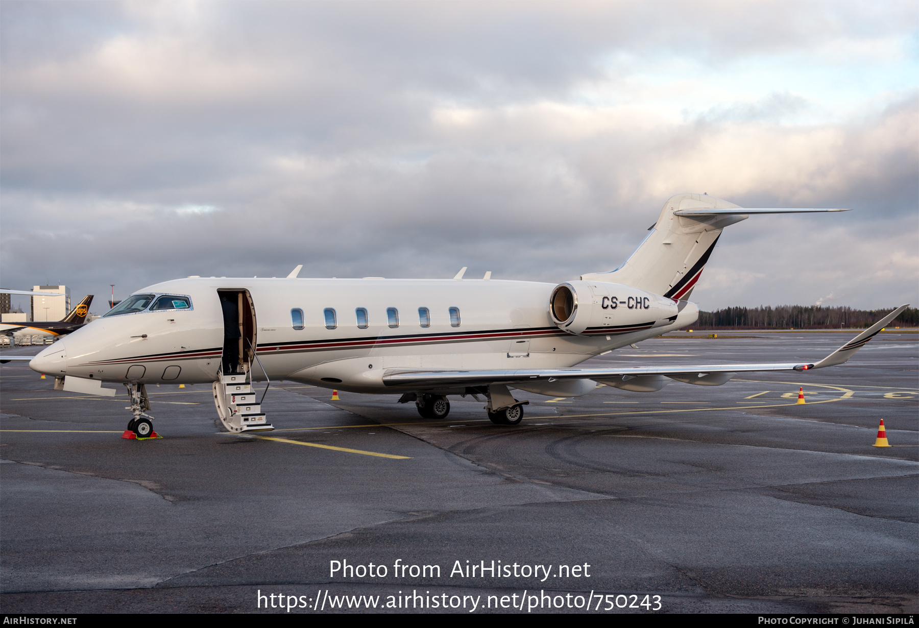 Aircraft Photo of CS-CHC | Bombardier Challenger 350 (BD-100-1A10) | AirHistory.net #750243