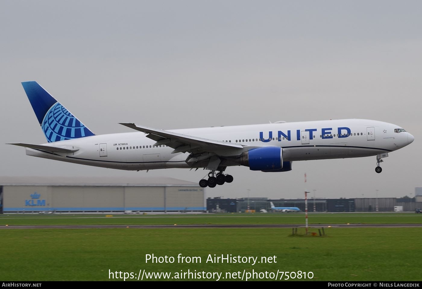 Aircraft Photo of N788UA | Boeing 777-222/ER | United Airlines | AirHistory.net #750810