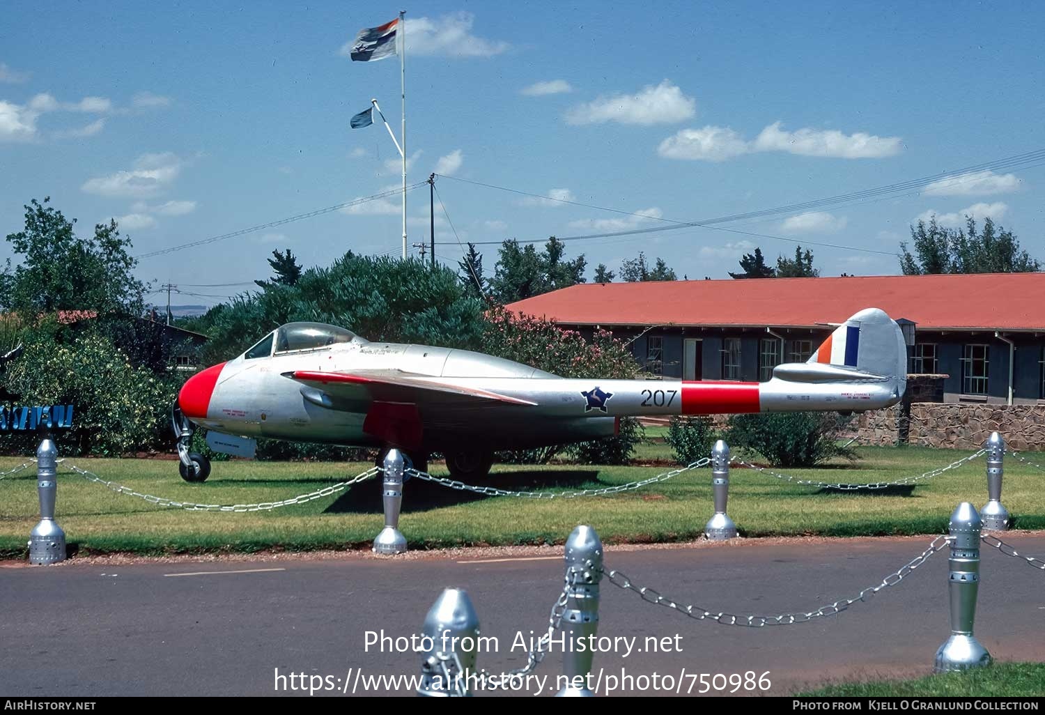 Aircraft Photo of 207 | De Havilland D.H. 100 Vampire FB5 | South Africa - Air Force | AirHistory.net #750986