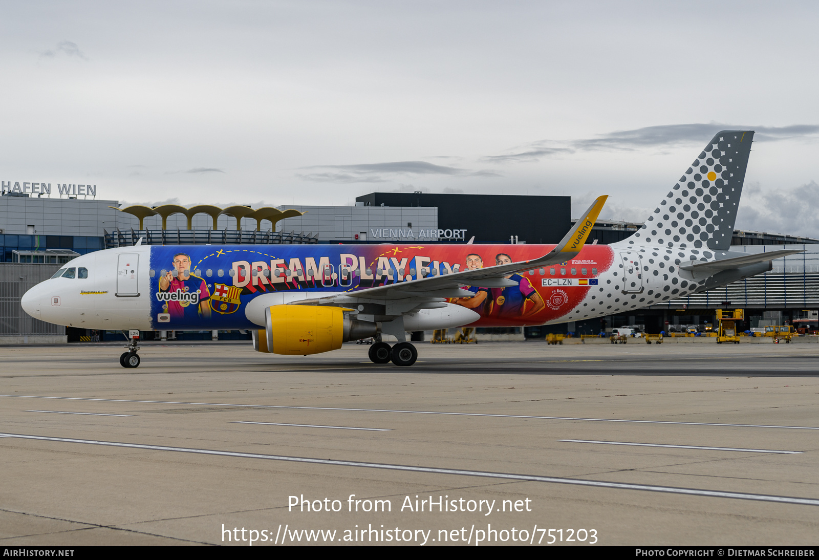 Aircraft Photo of EC-LZN | Airbus A320-214 | Vueling Airlines | AirHistory.net #751203