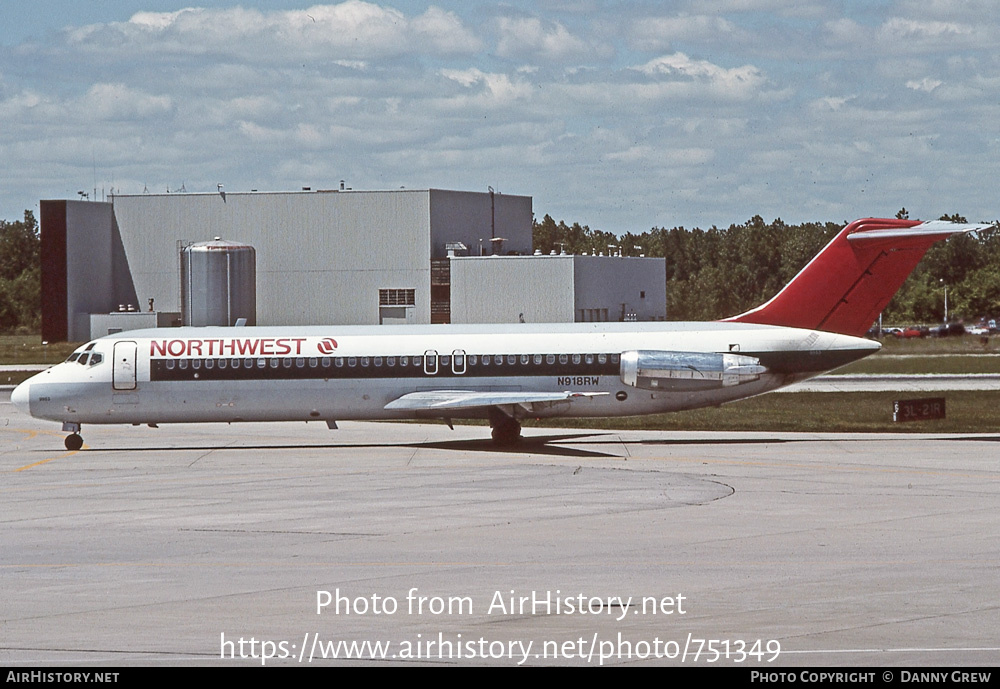 Aircraft Photo of N918RW | McDonnell Douglas DC-9-31 | Northwest Airlines | AirHistory.net #751349