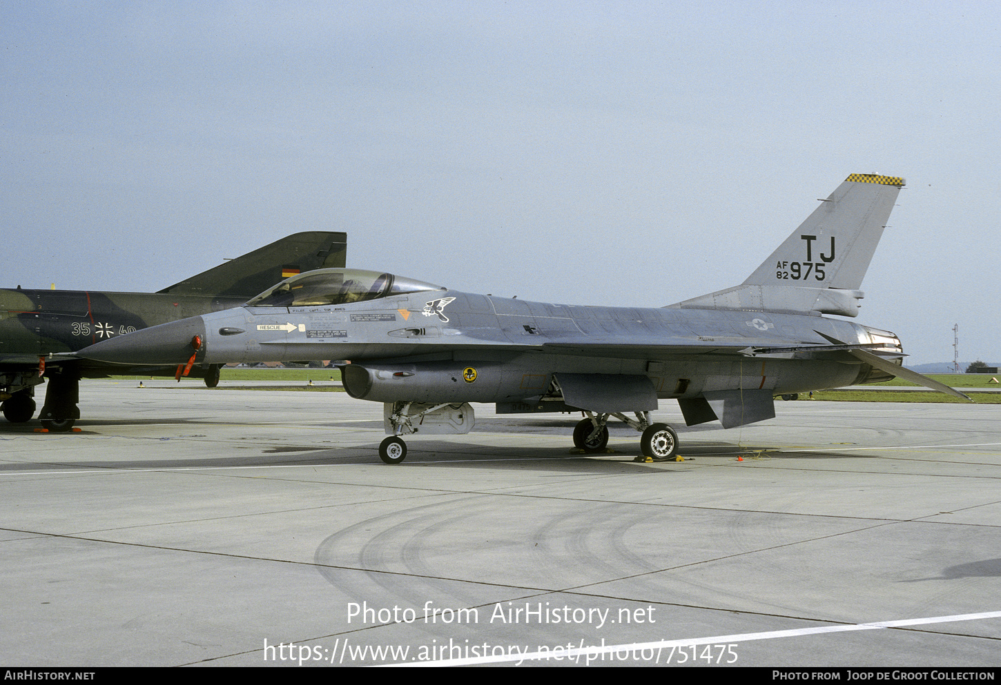 Aircraft Photo of 82-0975 / AF82-975 | General Dynamics F-16A Fighting Falcon | USA - Air Force | AirHistory.net #751475