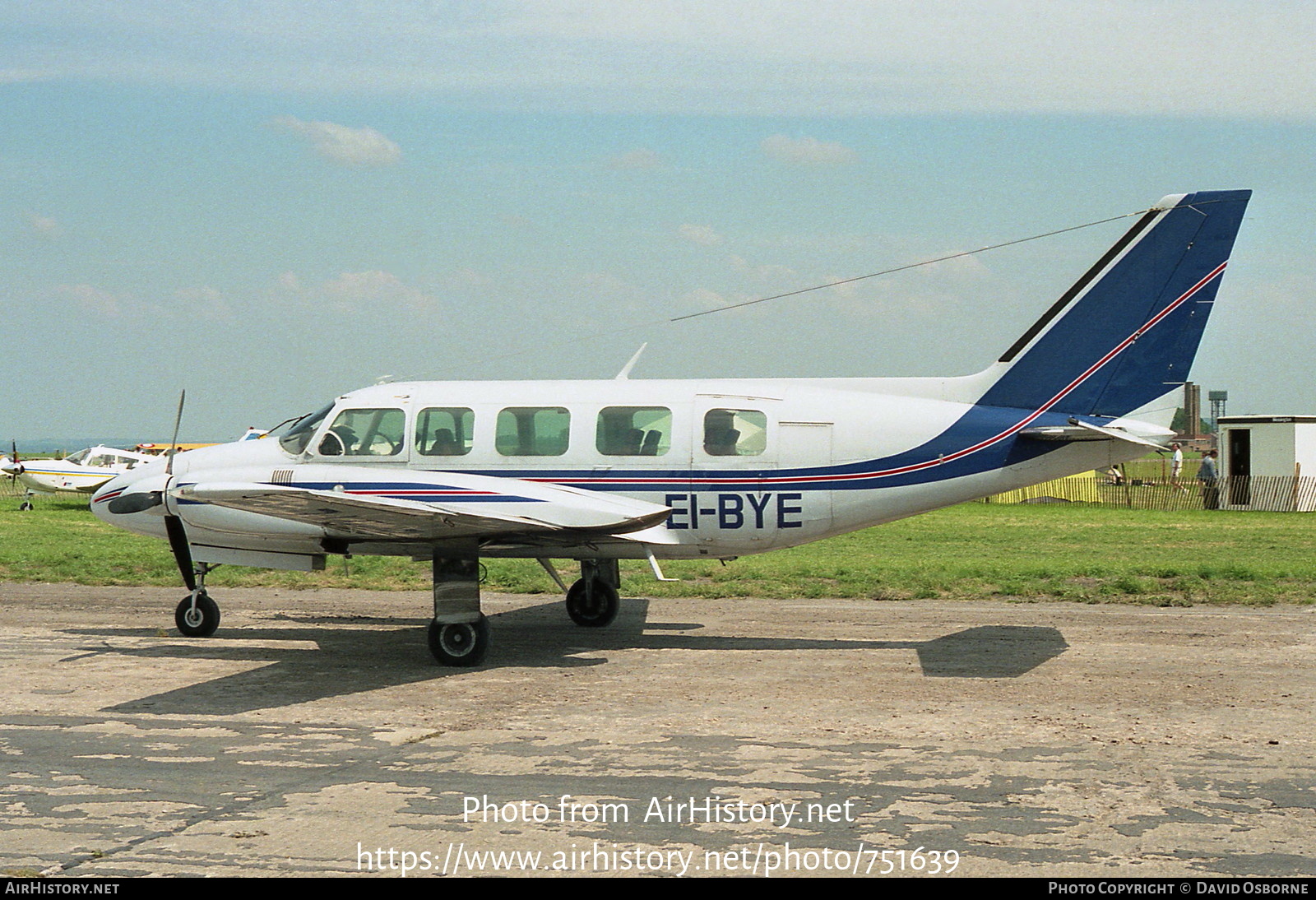 Aircraft Photo of EI-BYE | Piper PA-31-350 Navajo Chieftain | AirHistory.net #751639