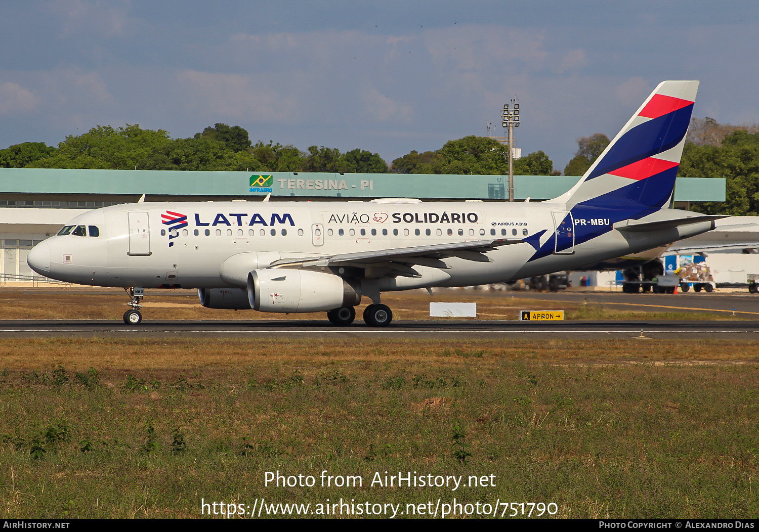 Aircraft Photo of PR-MBU | Airbus A319-132 | LATAM Airlines | AirHistory.net #751790