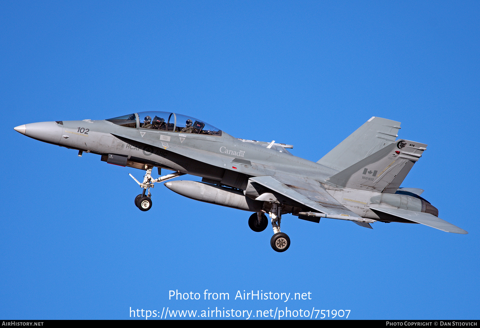 Aircraft Photo of 188102 / 102 | McDonnell Douglas CF-188B Hornet | Canada - Air Force | AirHistory.net #751907