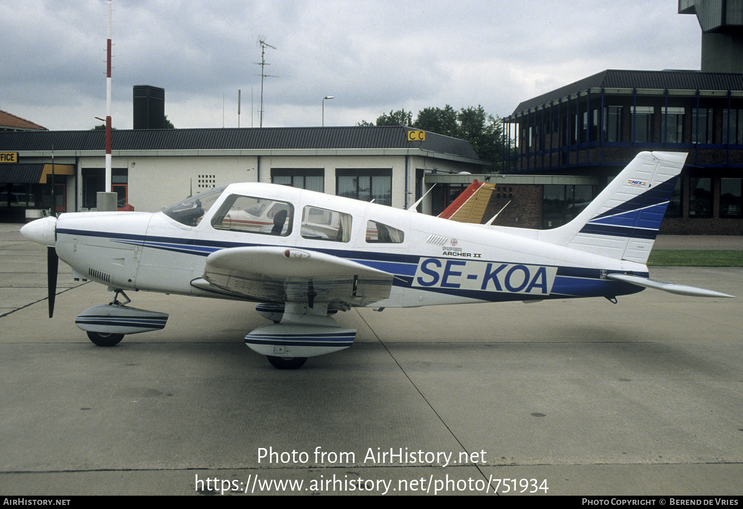 Aircraft Photo of SE-KOA | Piper PA-28-181 Archer II | AirHistory.net #751934