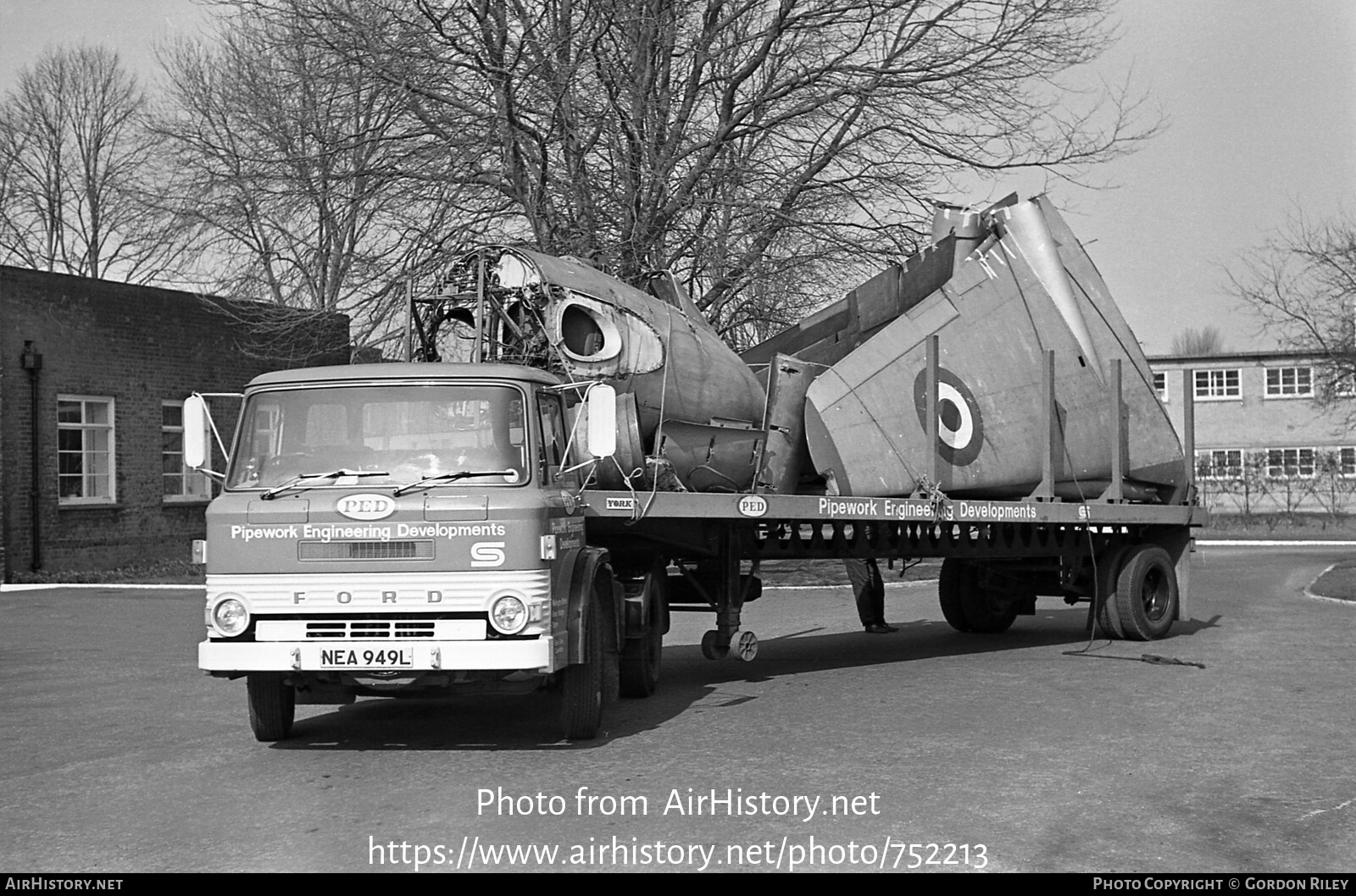 Aircraft Photo of VF301 | De Havilland D.H. 100 Vampire F1 | UK - Air Force | AirHistory.net #752213