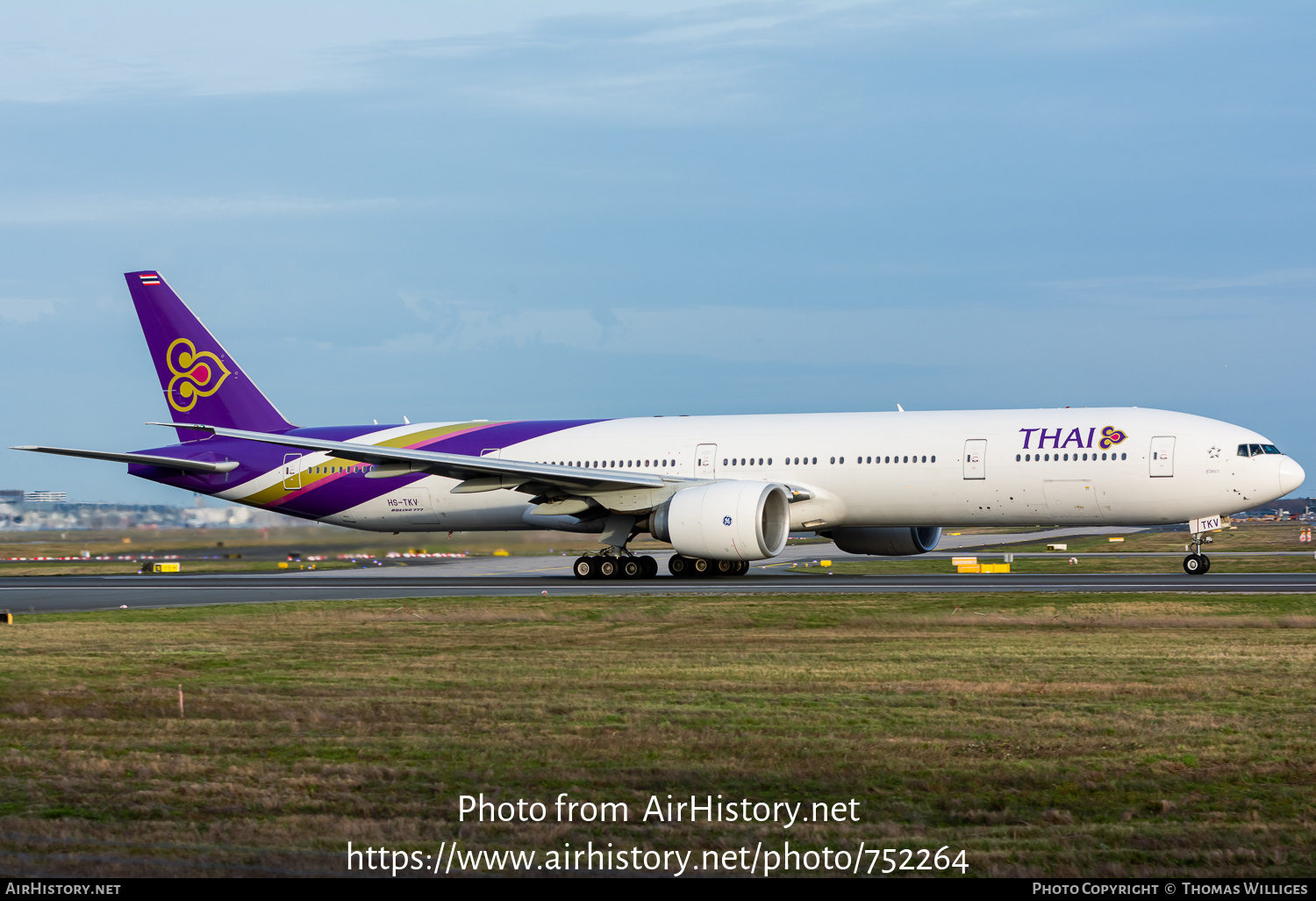 Aircraft Photo of HS-TKV | Boeing 777-3D7/ER | Thai Airways International | AirHistory.net #752264