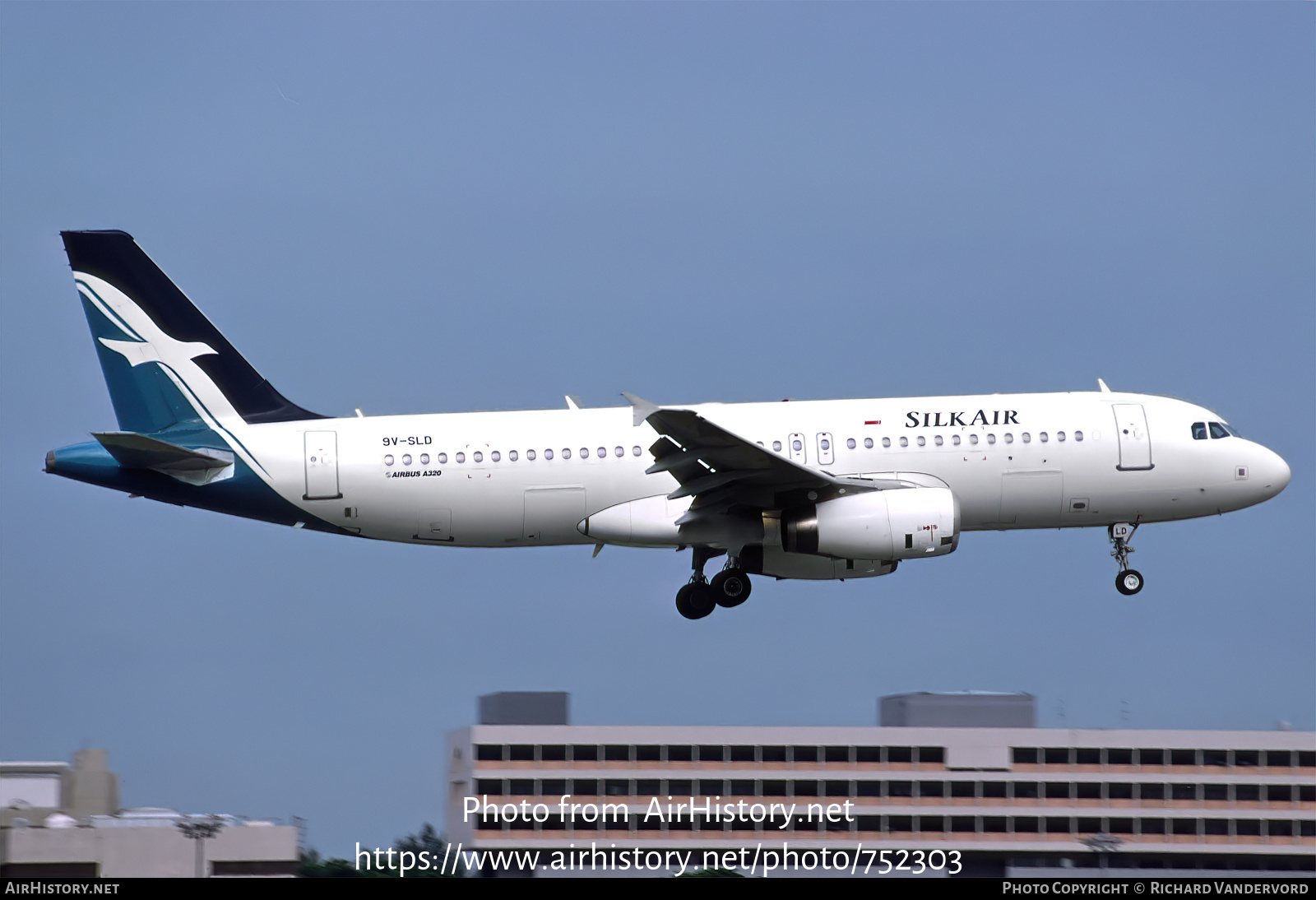 Aircraft Photo of 9V-SLD | Airbus A320-232 | SilkAir | AirHistory.net #752303