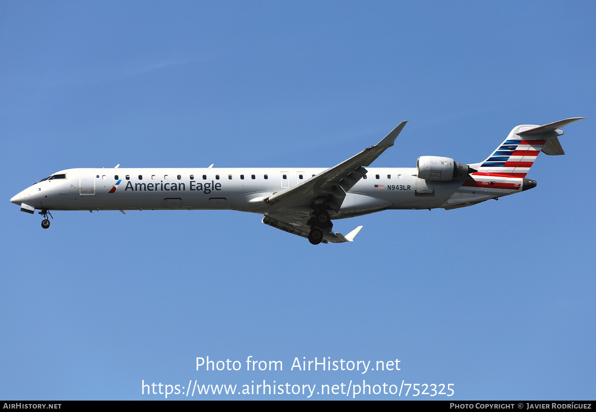 Aircraft Photo of N943LR | Bombardier CRJ-900ER (CL-600-2D24) | American Eagle | AirHistory.net #752325