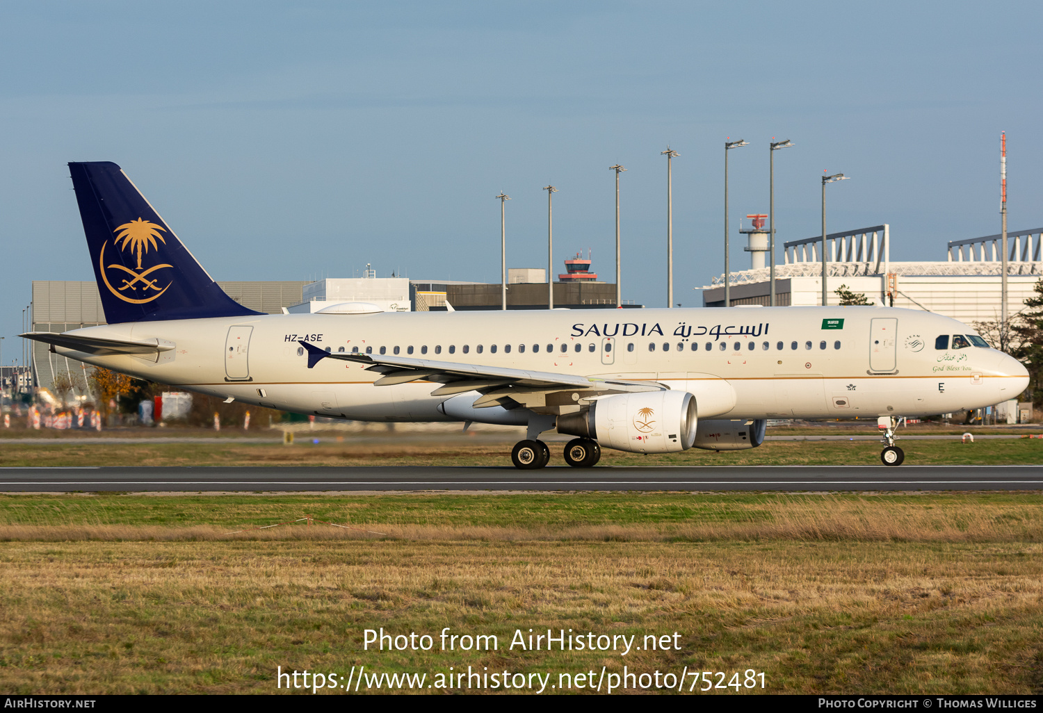 Aircraft Photo of HZ-ASE | Airbus A320-214 | Saudia - Saudi Arabian Airlines | AirHistory.net #752481