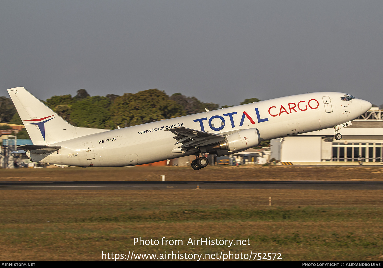 Aircraft Photo of PS-TLB | Boeing 737-4Q8(SF) | Total Linhas Aéreas Cargo | AirHistory.net #752572