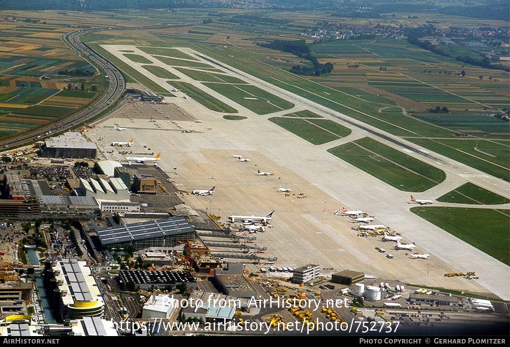 Airport photo of Stuttgart (EDDS / STR) in Germany | AirHistory.net #752737