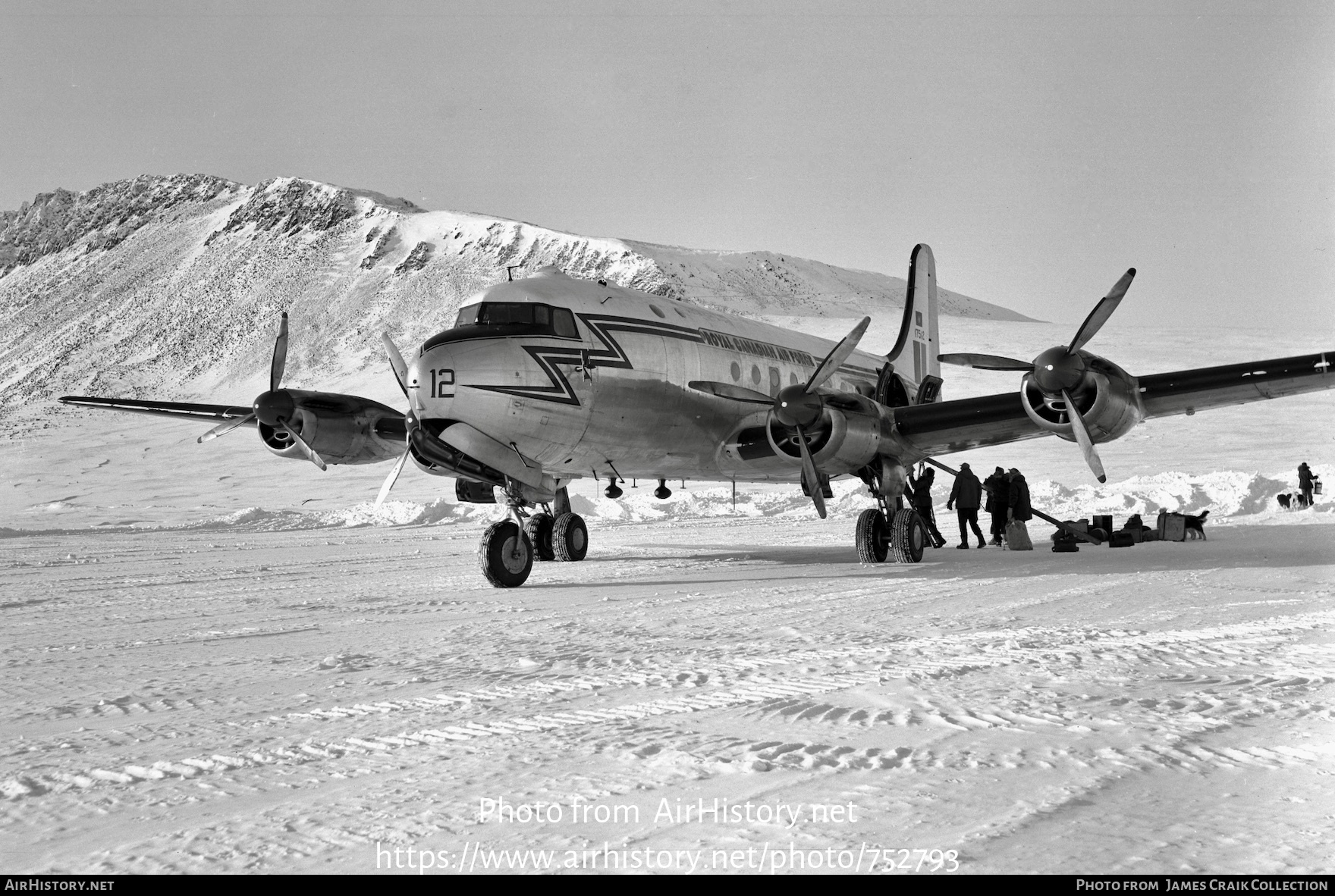 Aircraft Photo of 17512 | Canadair DC-4M-1 North Star | Canada - Air Force | AirHistory.net #752793