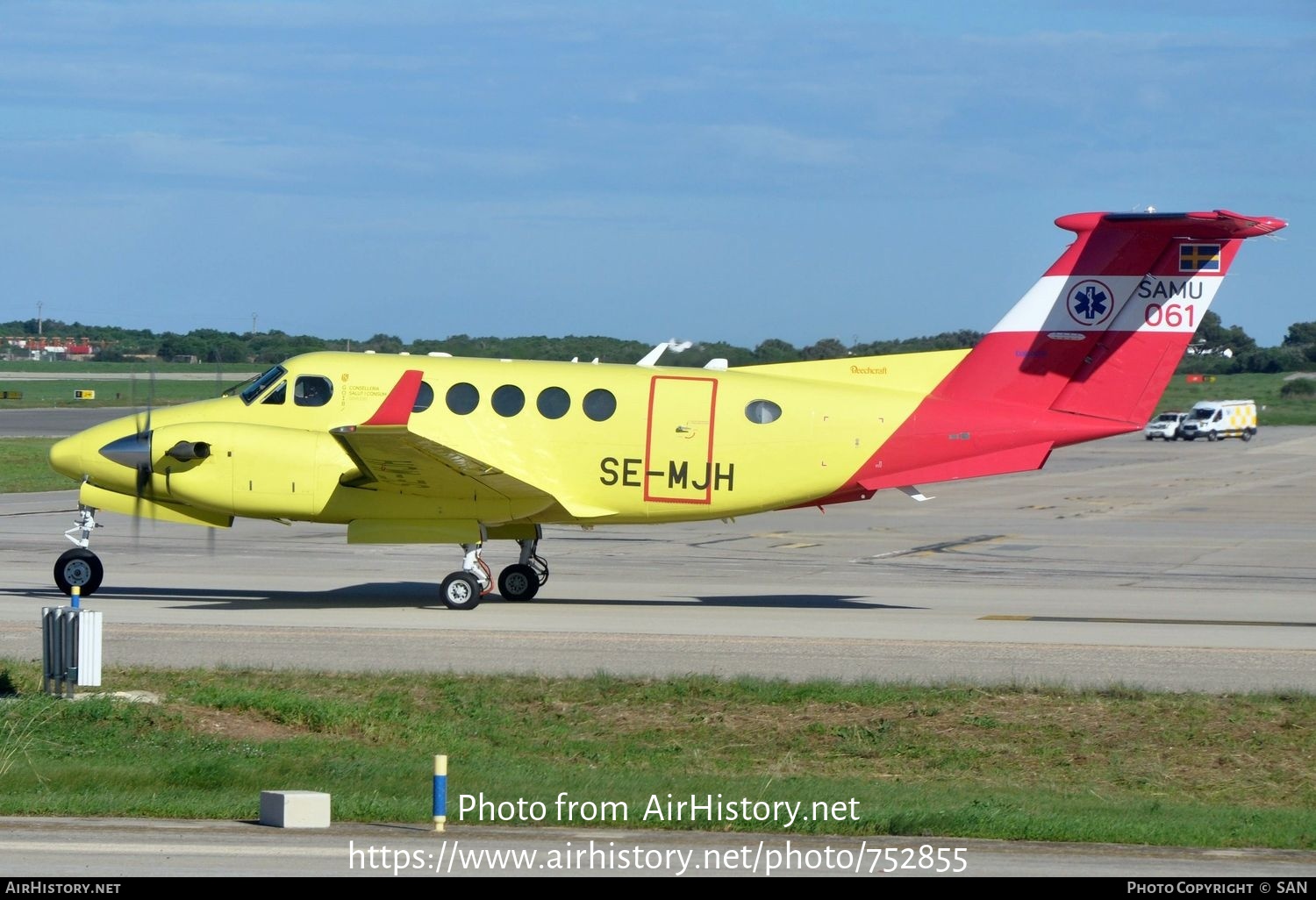 Aircraft Photo of SE-MJH | Beechcraft 250 King Air (200GT) | SAMU - Servicios de Asistencia Médica de Urgencias | AirHistory.net #752855