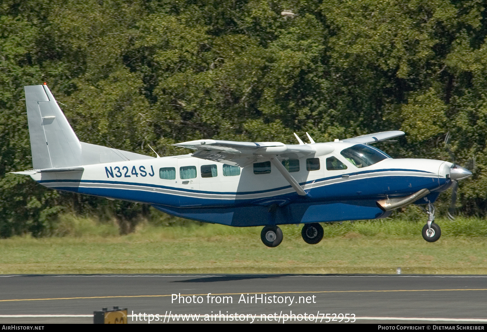 Aircraft Photo of N324SJ | Cessna 208B Grand Caravan | AirHistory.net #752953