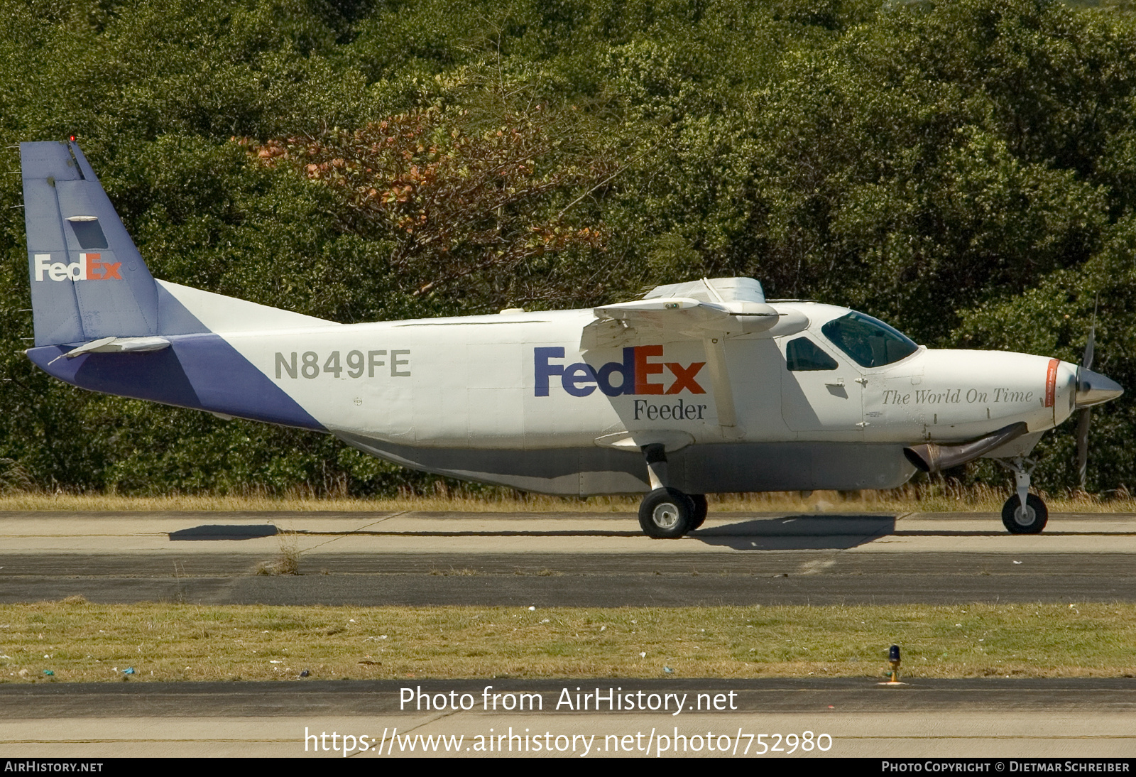 Aircraft Photo of N849FE | Cessna 208B Super Cargomaster | FedEx Feeder | AirHistory.net #752980