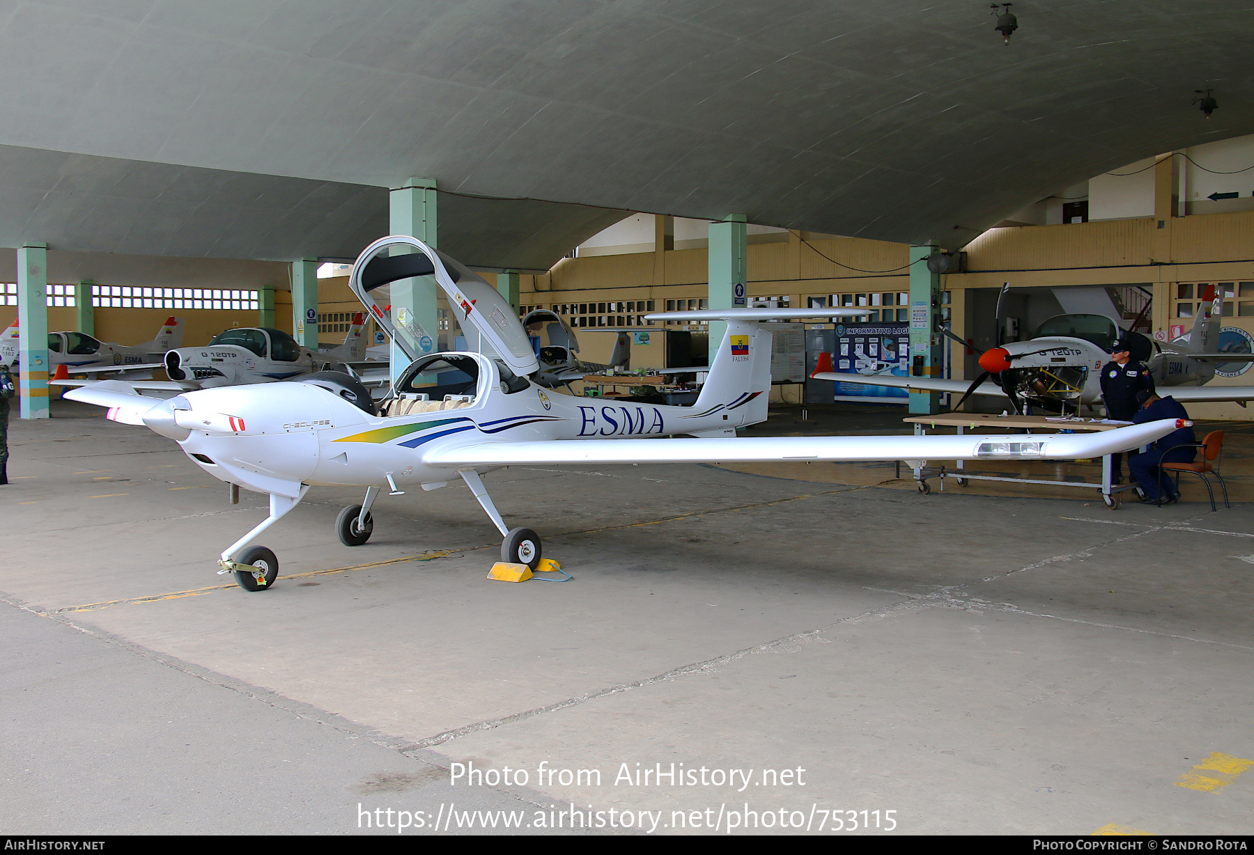 Aircraft Photo of FAE-1064 | Diamond DA20C-1 Eclipse | Ecuador - Air Force | AirHistory.net #753115